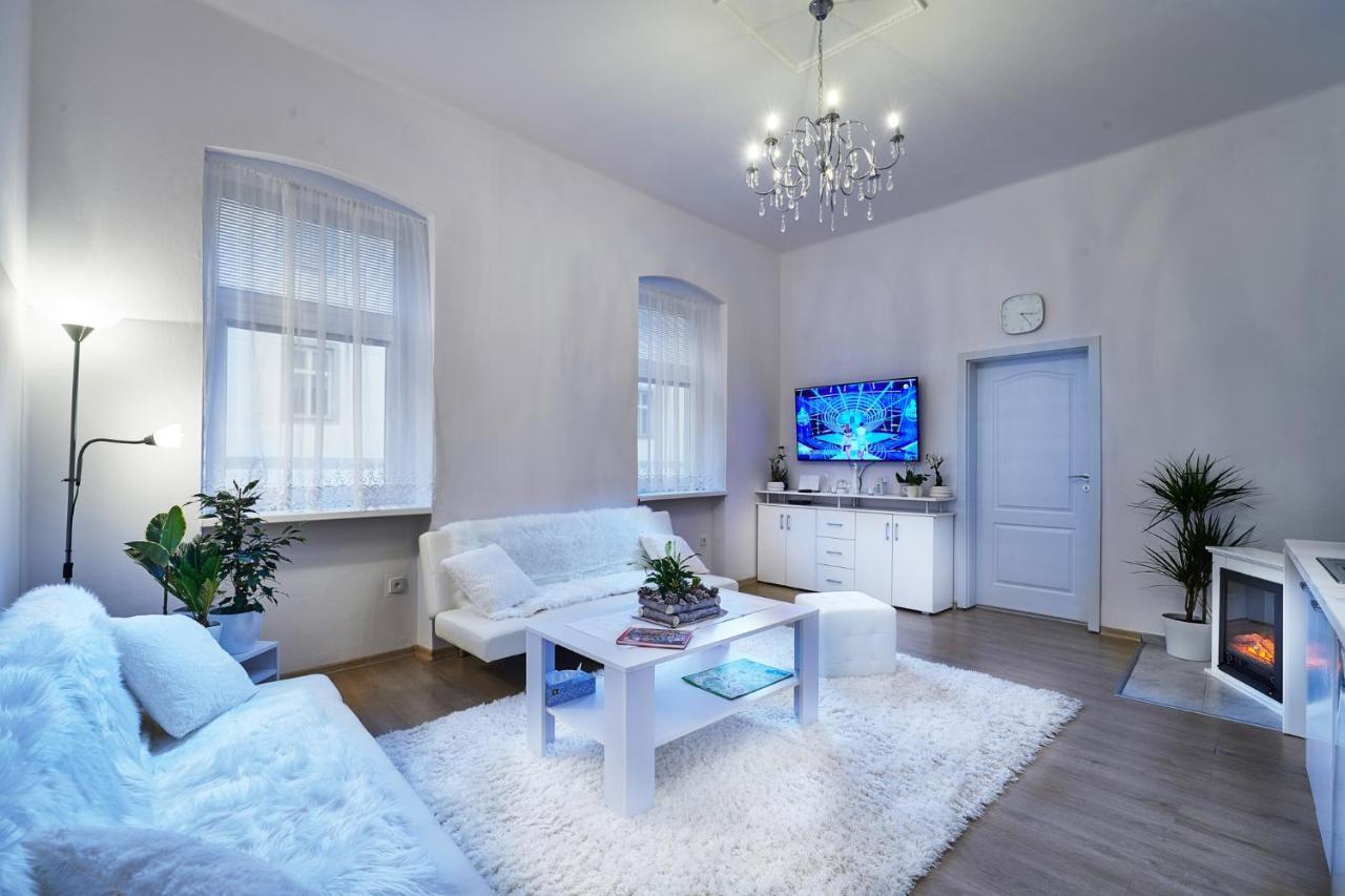 Apartman Bb Centrum 班斯卡-比斯特里察 外观 照片