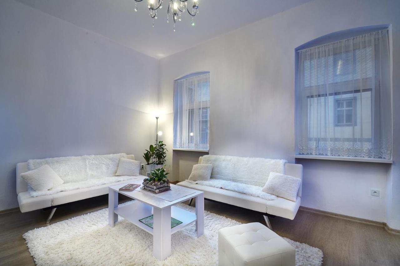 Apartman Bb Centrum 班斯卡-比斯特里察 外观 照片