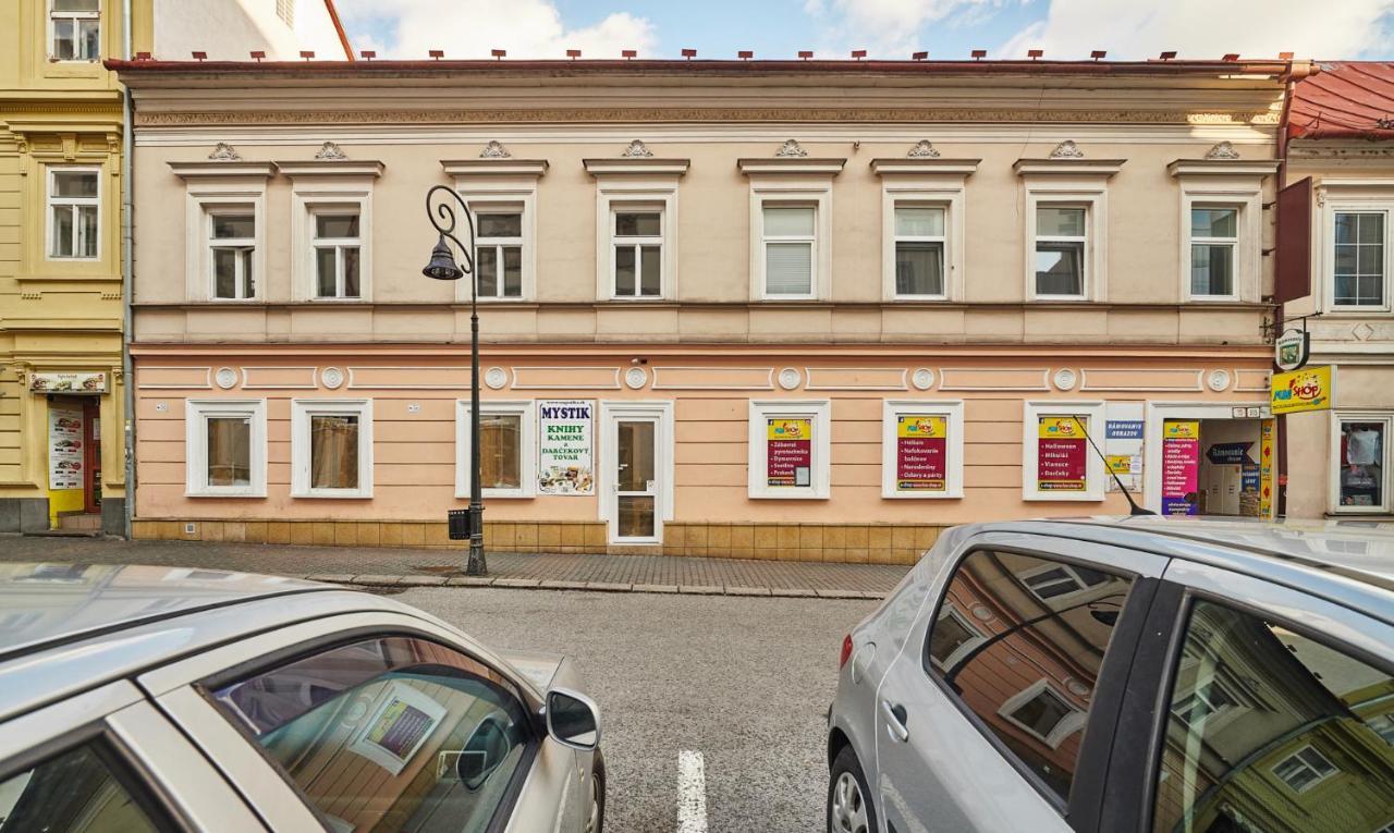 Apartman Bb Centrum 班斯卡-比斯特里察 外观 照片
