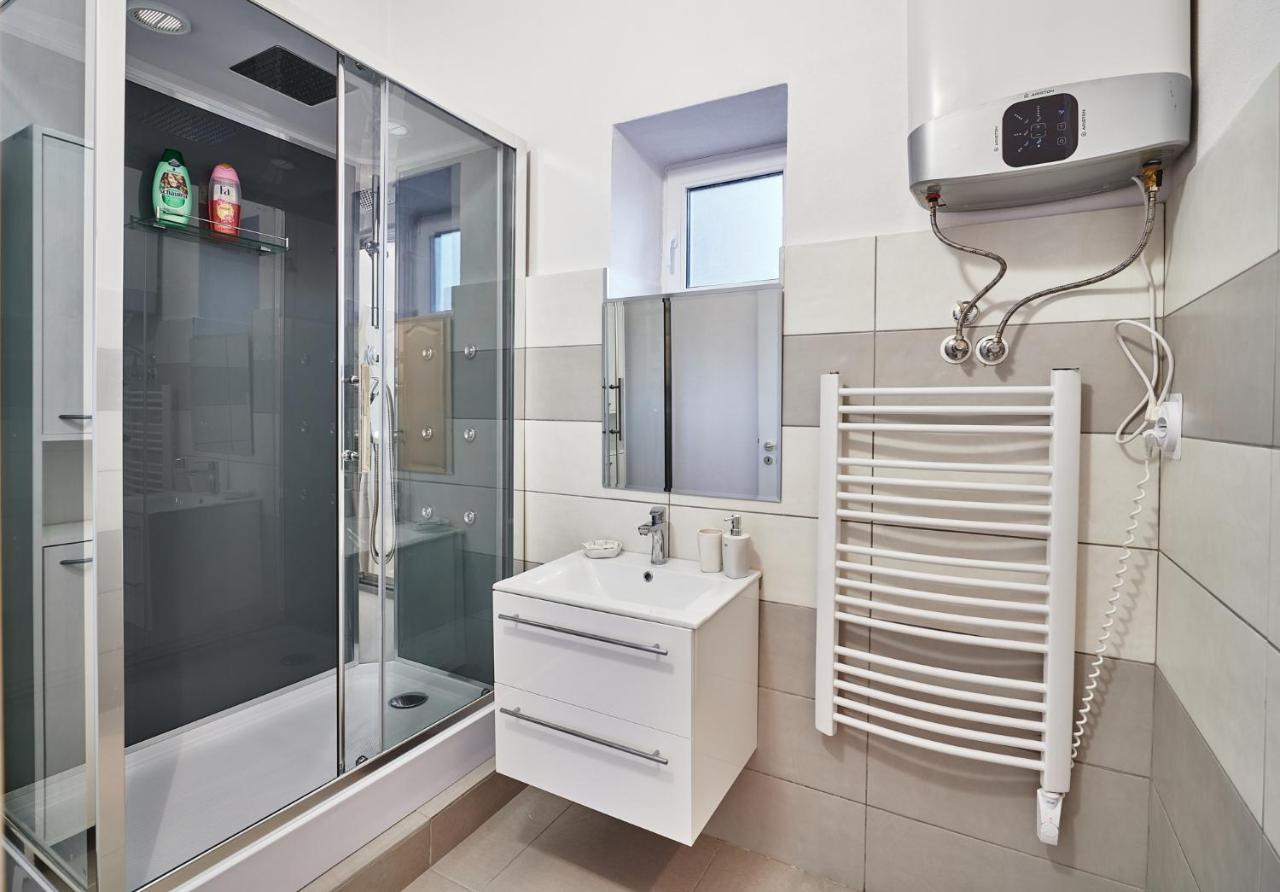 Apartman Bb Centrum 班斯卡-比斯特里察 外观 照片