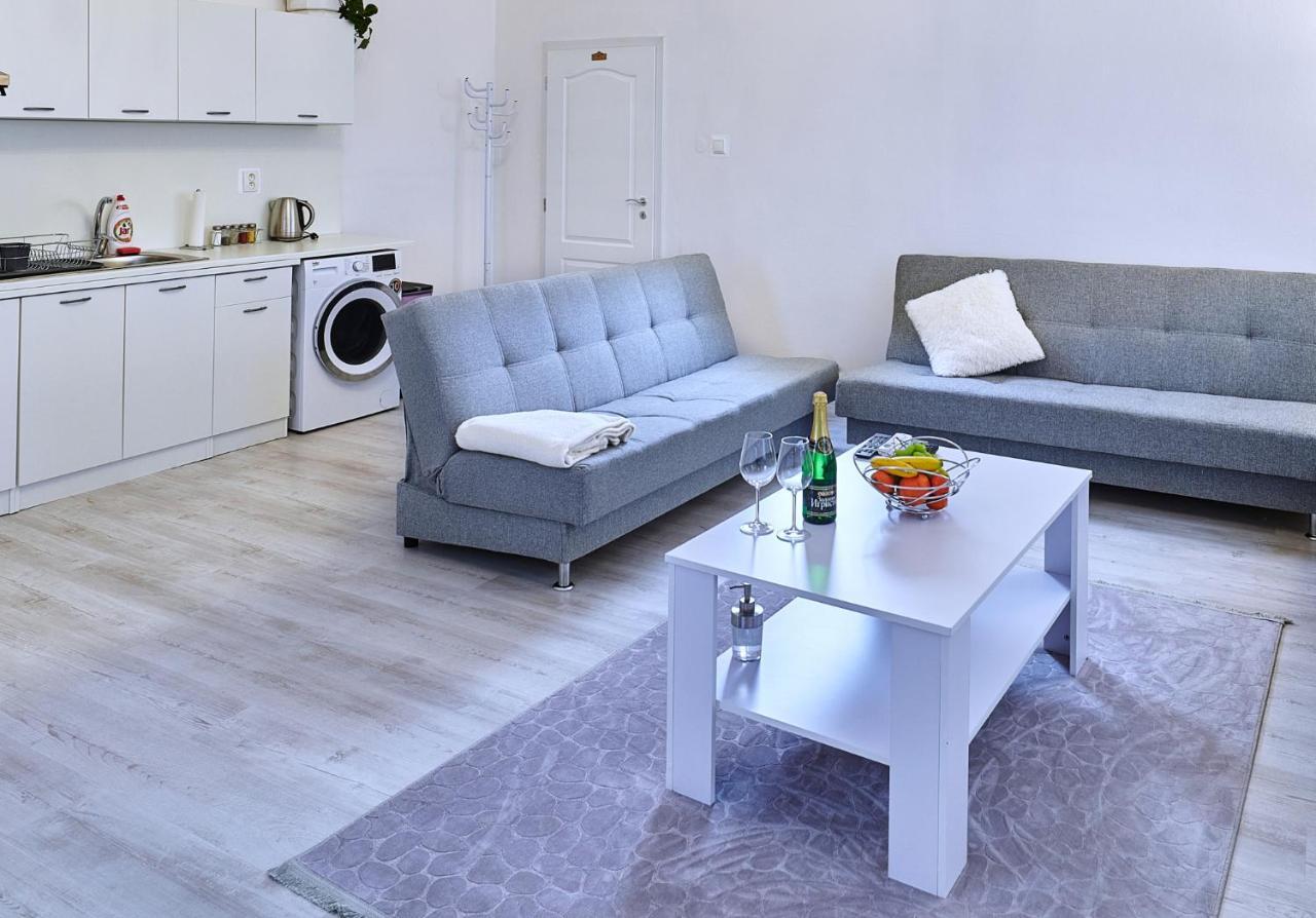 Apartman Bb Centrum 班斯卡-比斯特里察 外观 照片