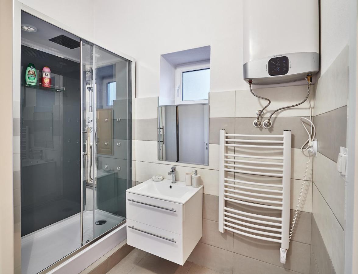 Apartman Bb Centrum 班斯卡-比斯特里察 外观 照片